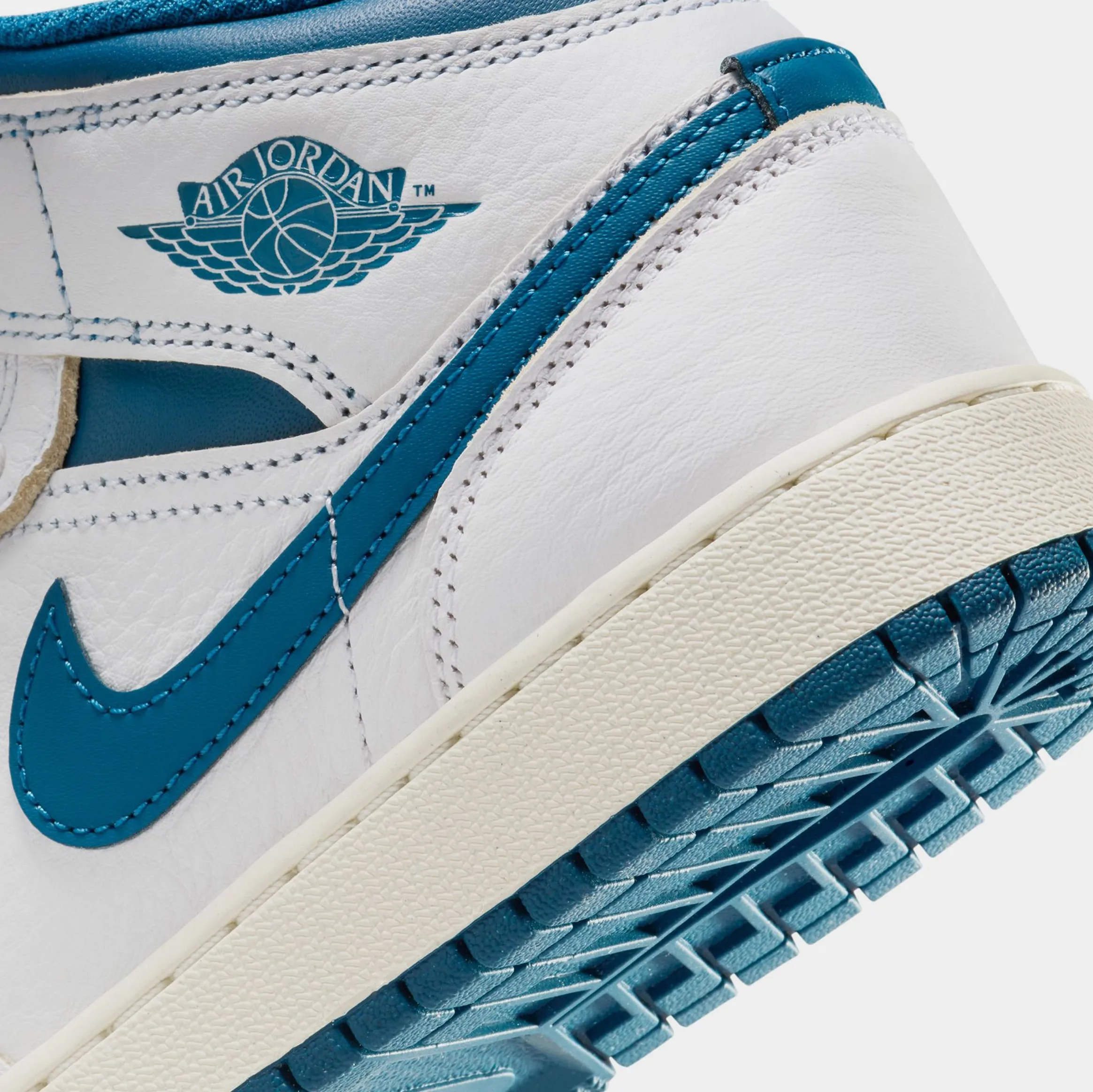 Air Jordan 1 Mid SE Industrial Blue Grade School Lifestyle Shoes (White/Sail/Industrial Blue)