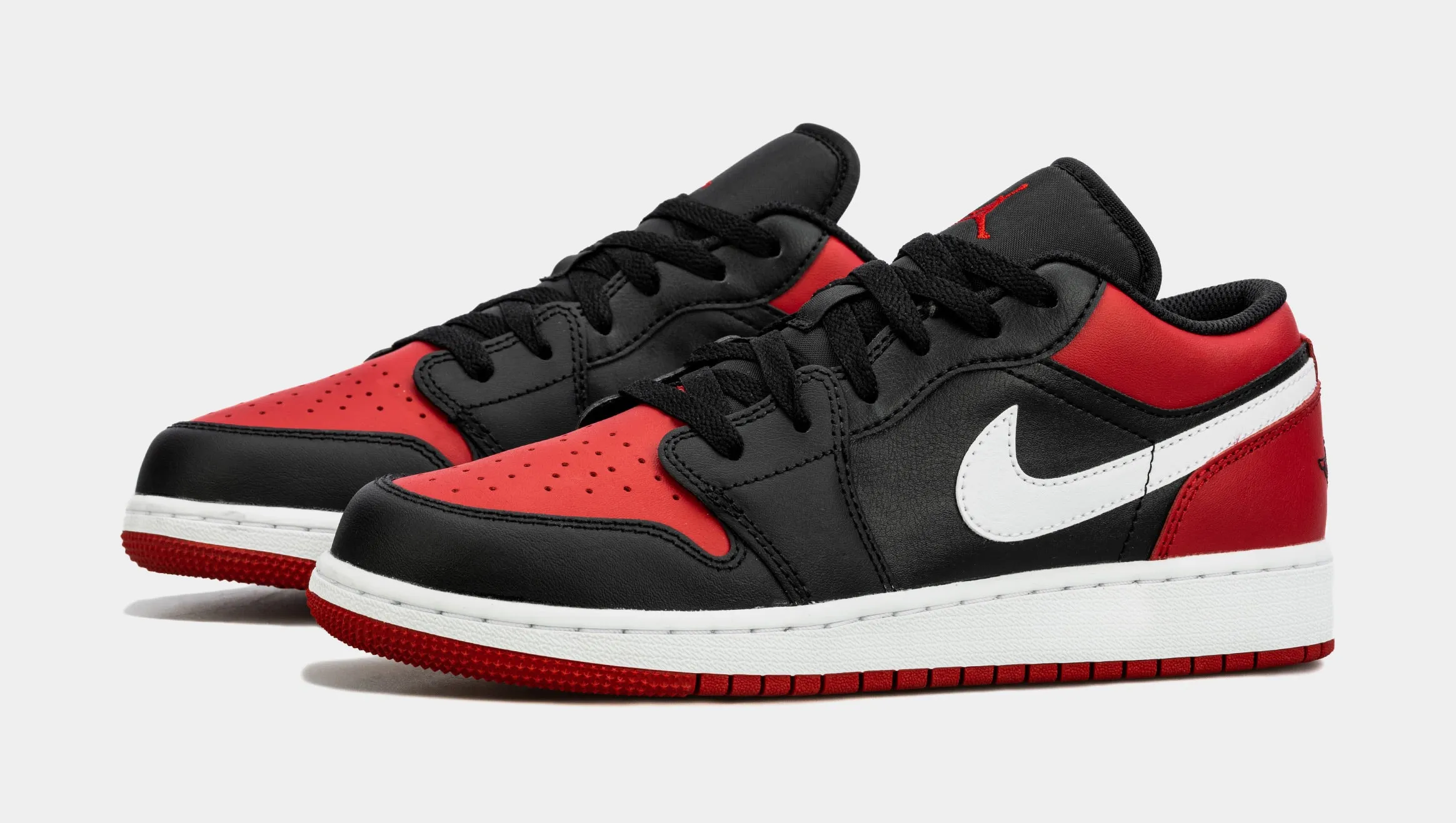 Air Jordan 1 Retro Alternate Bred Toe Grade School Lifestyle Shoes (Black/Red)