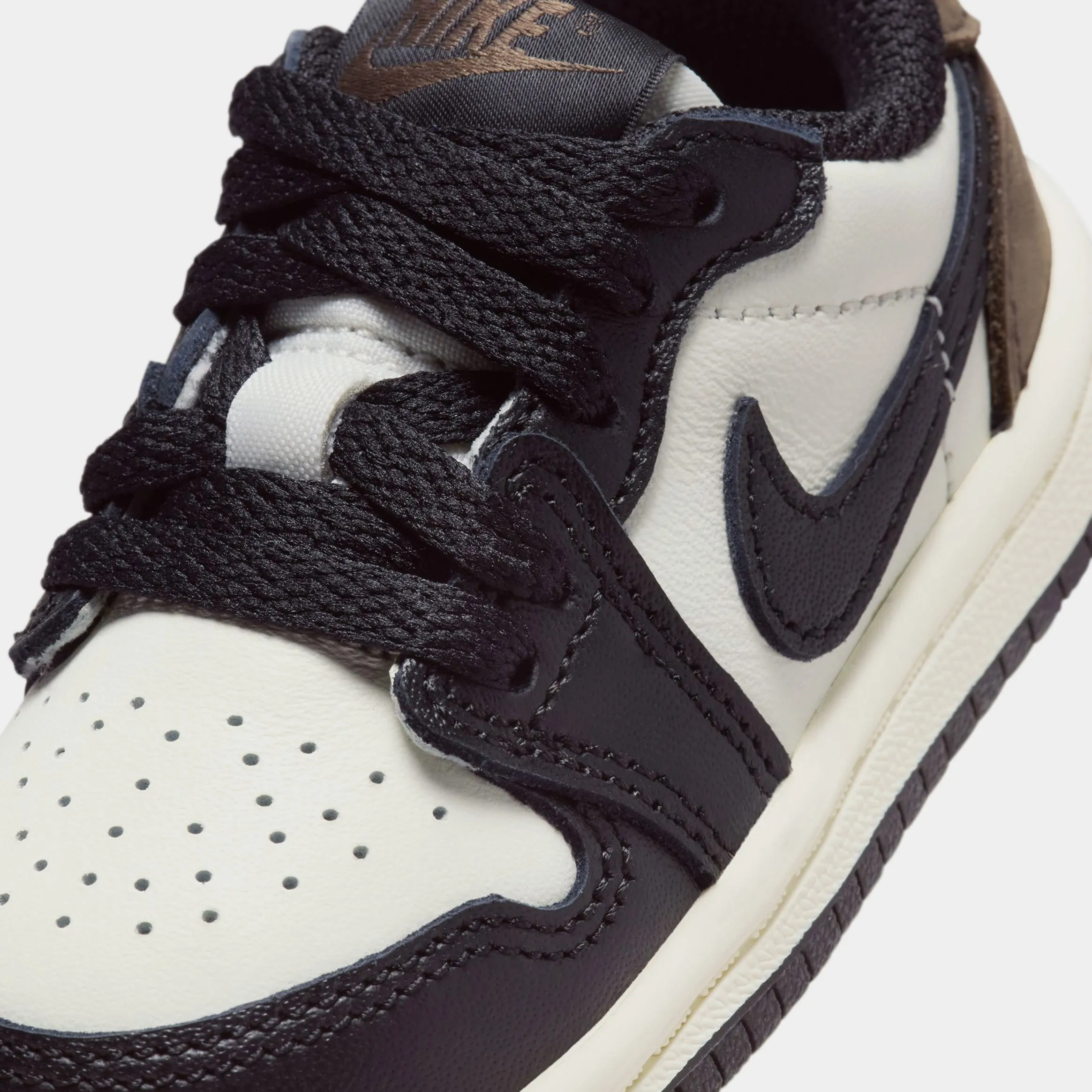 Air Jordan 1 Retro Low OG Mocha Infant Toddler Lifestyle Shoes (Sail/Black/Dark Mocha)