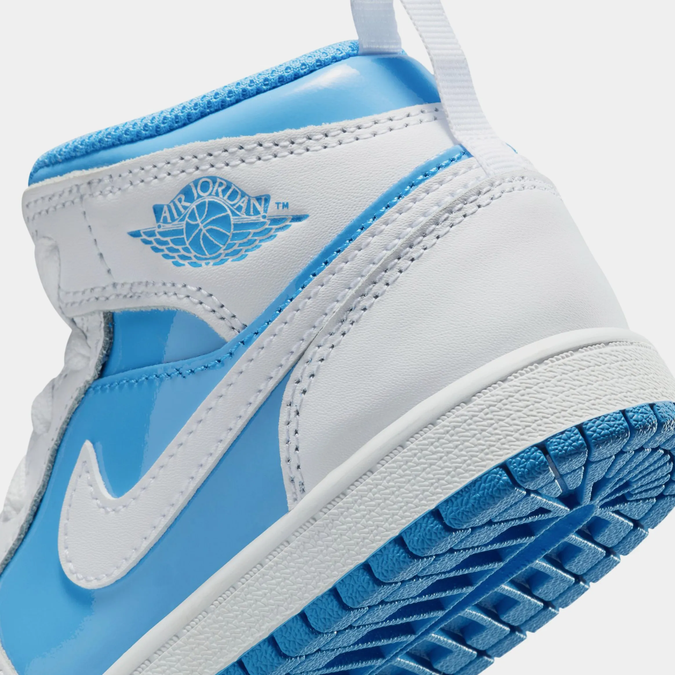 Air Jordan 1 Retro Mid Legend Blue Preschool Lifestyle Shoes (White/Legend Blue)