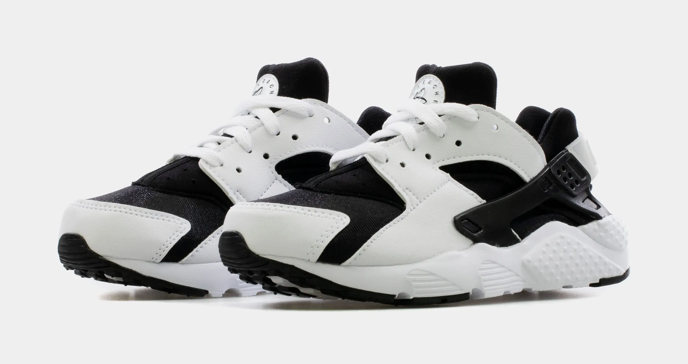 Huarache Run Grade School Lifestyle Shoe (Black/White)