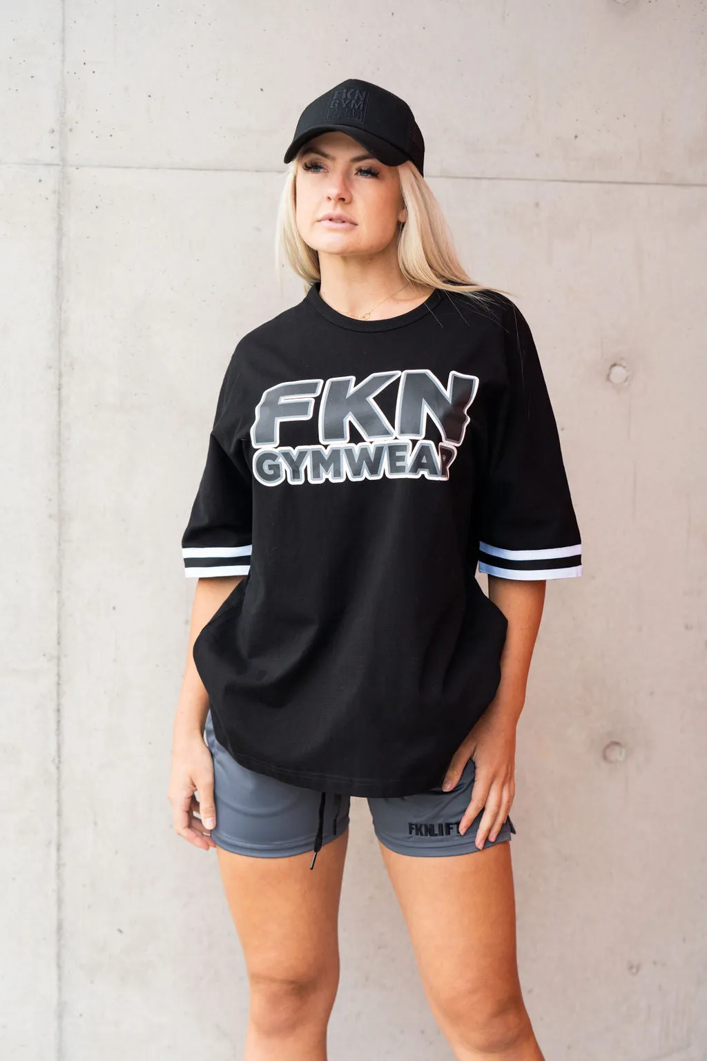 Train 4 Gains | Women's Oversized Pump Cover Gym T-Shirt | Black